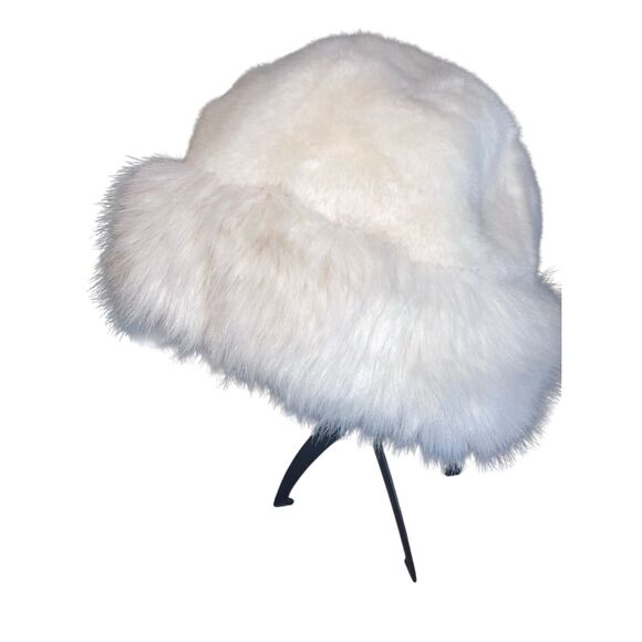 White Faux Fur Wide Brim Winter Hat - Picture 3 of 5